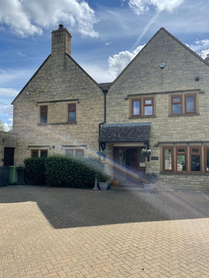 Cotswolds Luxury House In Central Bourton Large Sleeps 2-11. Pet Friendly. Exterior photo